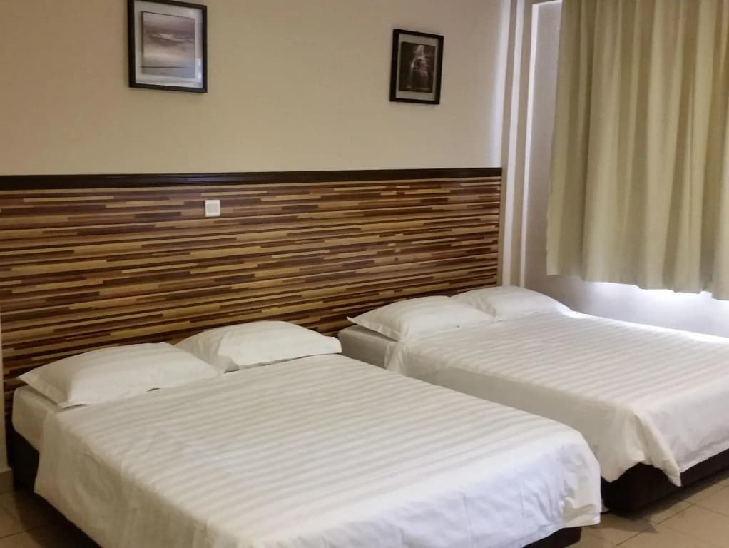 Sri Iskandar Hotel - photo 3