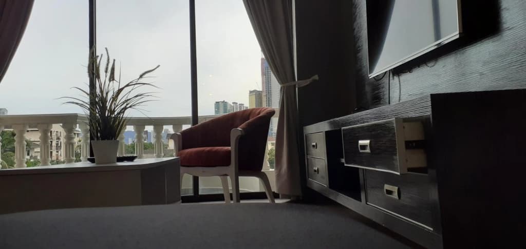 Omar's Place 2 - photo 2