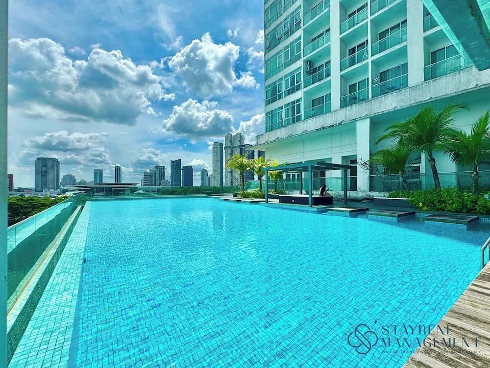 Paragon Suites CIQ By Stayrene - photo 12