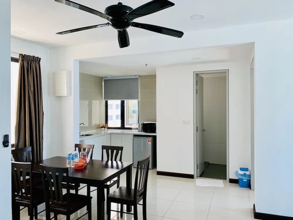D'wharf Residence PD Waterfront Family Premier Suite by AirPlan - photo 2