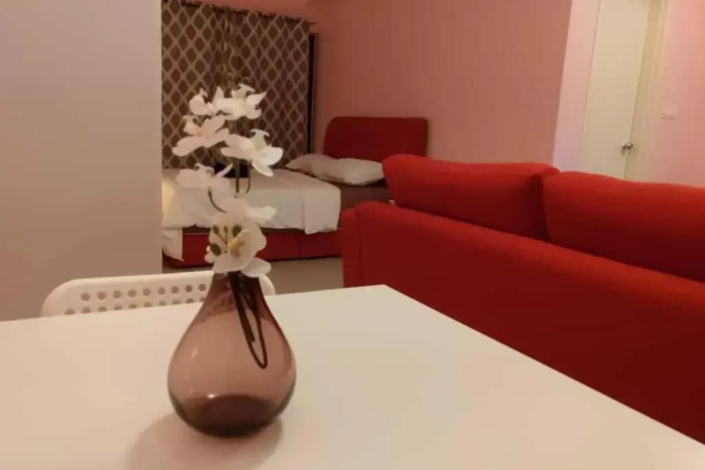 Amazing Lake view studio unit, Hyve,Cyberjaya, Free WiFi, Free Parking, Netflix, Pool - photo 3