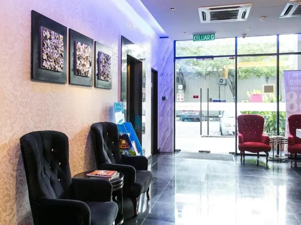 D'Metro Hotel - photo 1