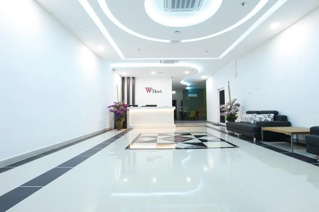 WE Hotel - photo 7