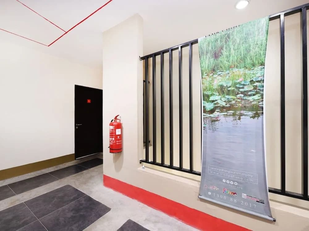 OYO 712 Hotel Corridor - photo 12