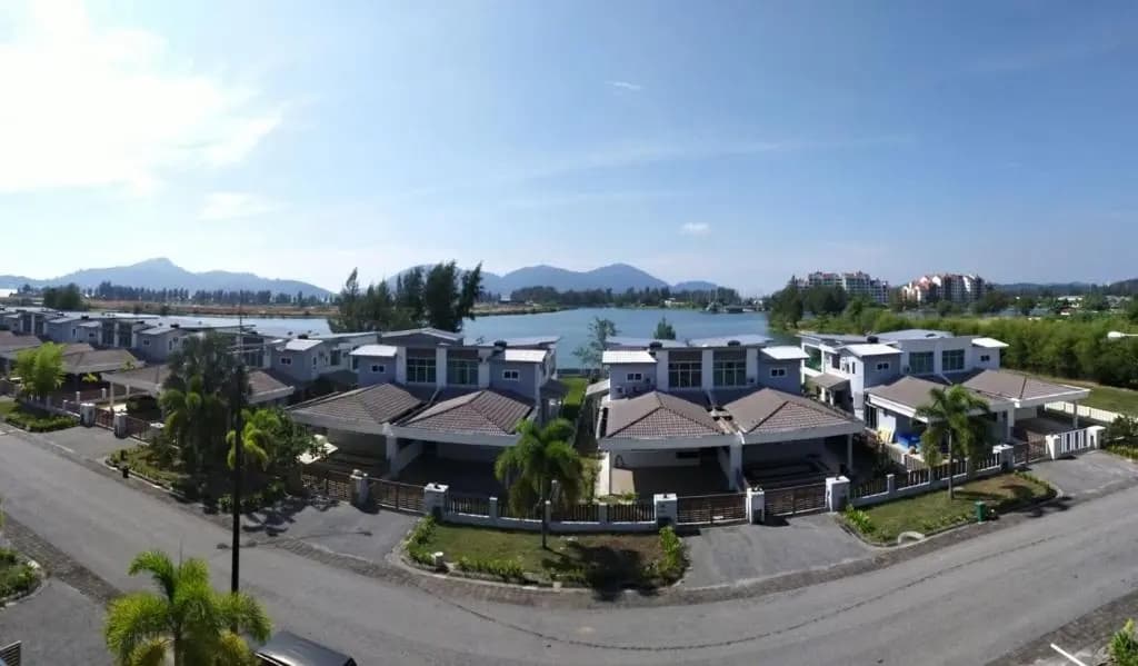 tiara bay marina island lumut 6 bilik inflatable swimming pool homestay bayu laut0136288405 - photo 28