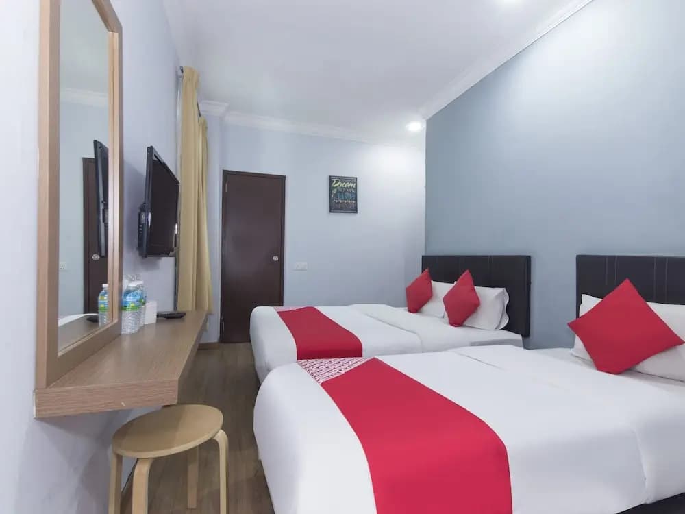 OYO 445 Charisma Hotel - photo 3