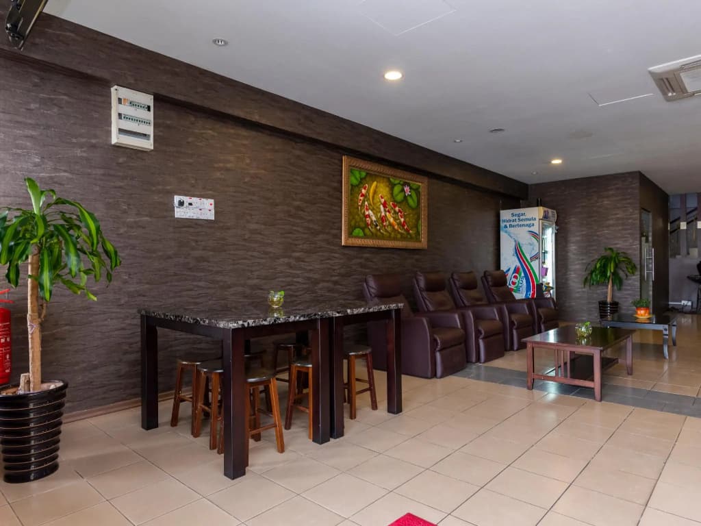 OYO 960 I Harmony Hotel - photo 13