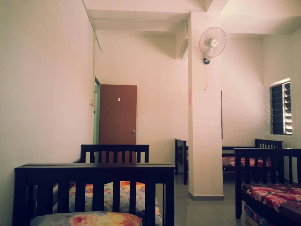 Just Inn - photo 2