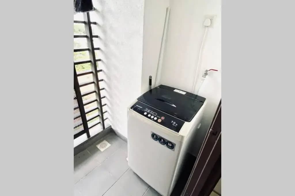 Landmark Residence 2, GreenView, Less Noise, Free WiFi with TvBox, Free Parking, Near Kajang, Cheras, C180, MRT - photo 8
