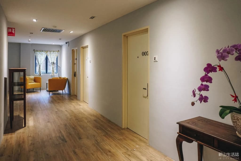 CIQ HOTEL at Jalan Trus - photo 8