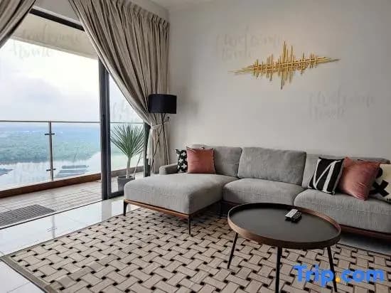 Bay Laurel, Country Garden Danga Bay Homestay By WELCOME HOME - photo 1