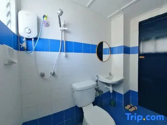 2-5pax Sunshine Beachfront, Wifi, 50"TV, FREE PARKING & POOL - photo 2