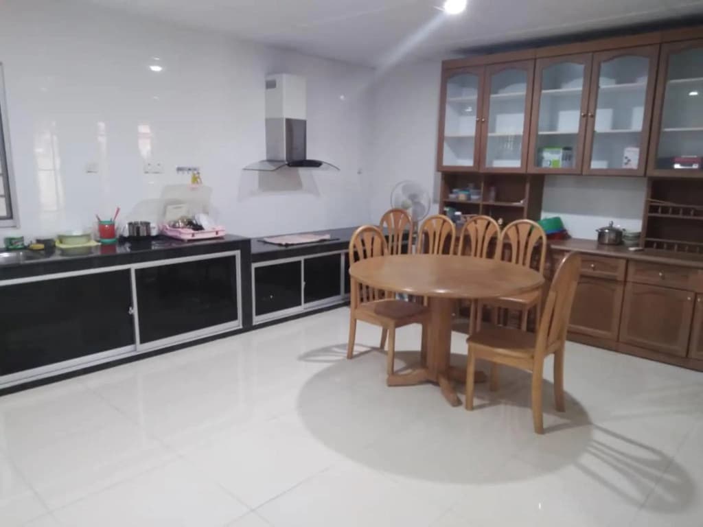 OYO 90310 E Homestay Permai Timur - photo 13