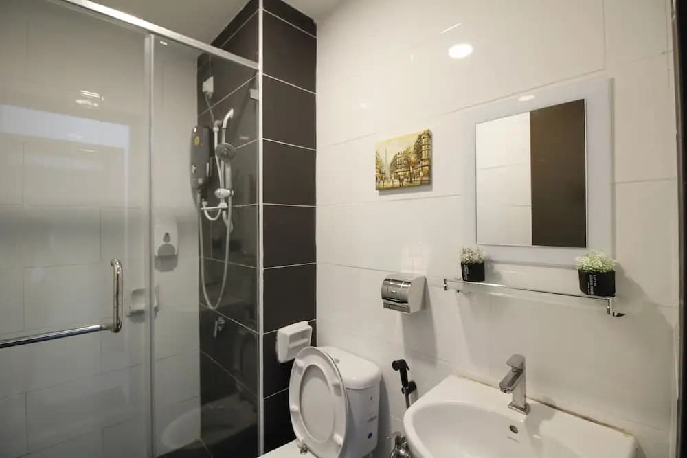 H2H Euro House - photo 6