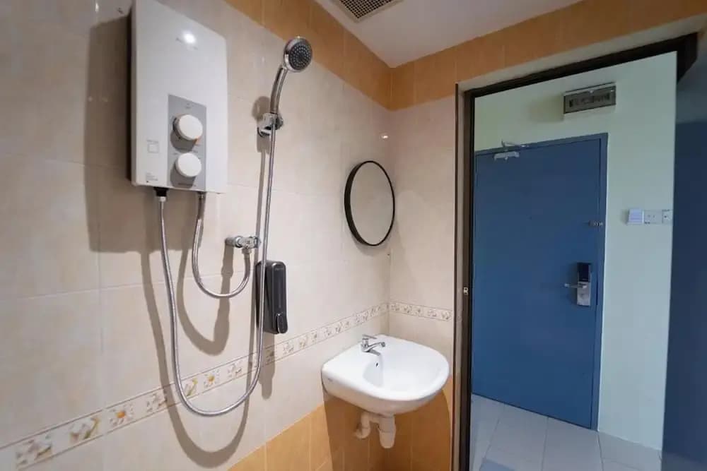 The Colony By Cactus Hotel Johor Jaya - photo 28