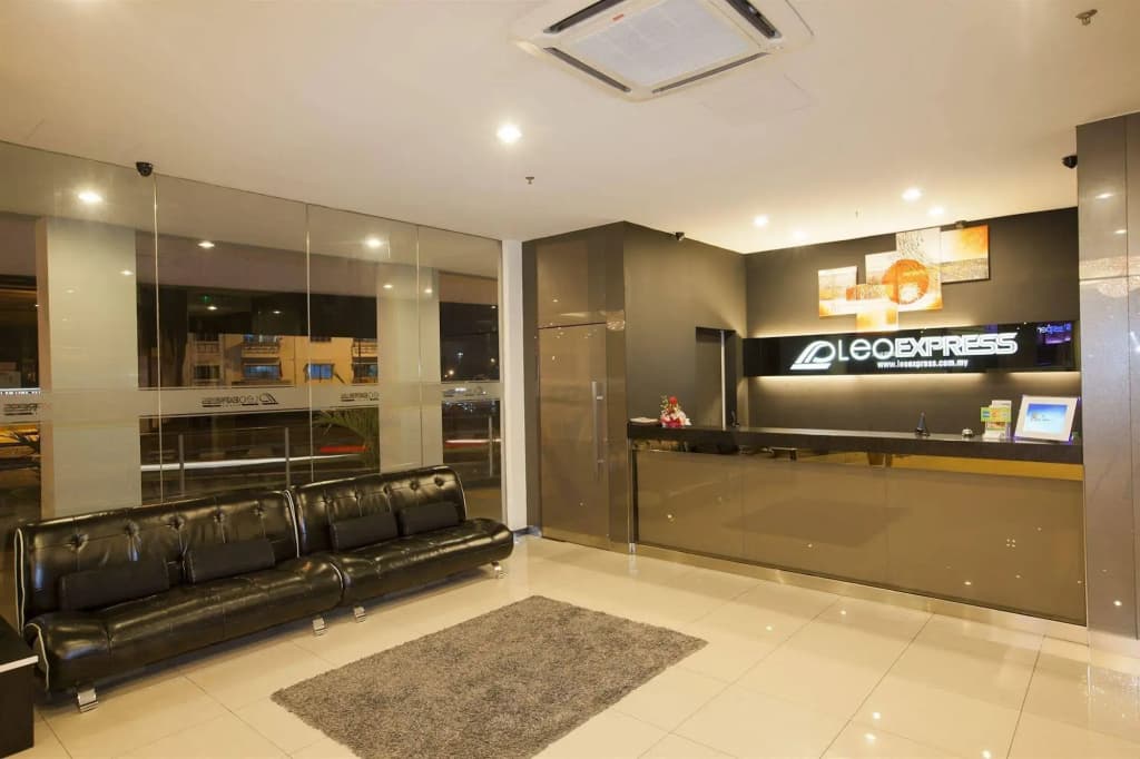 Leo Express Hotel - photo 2