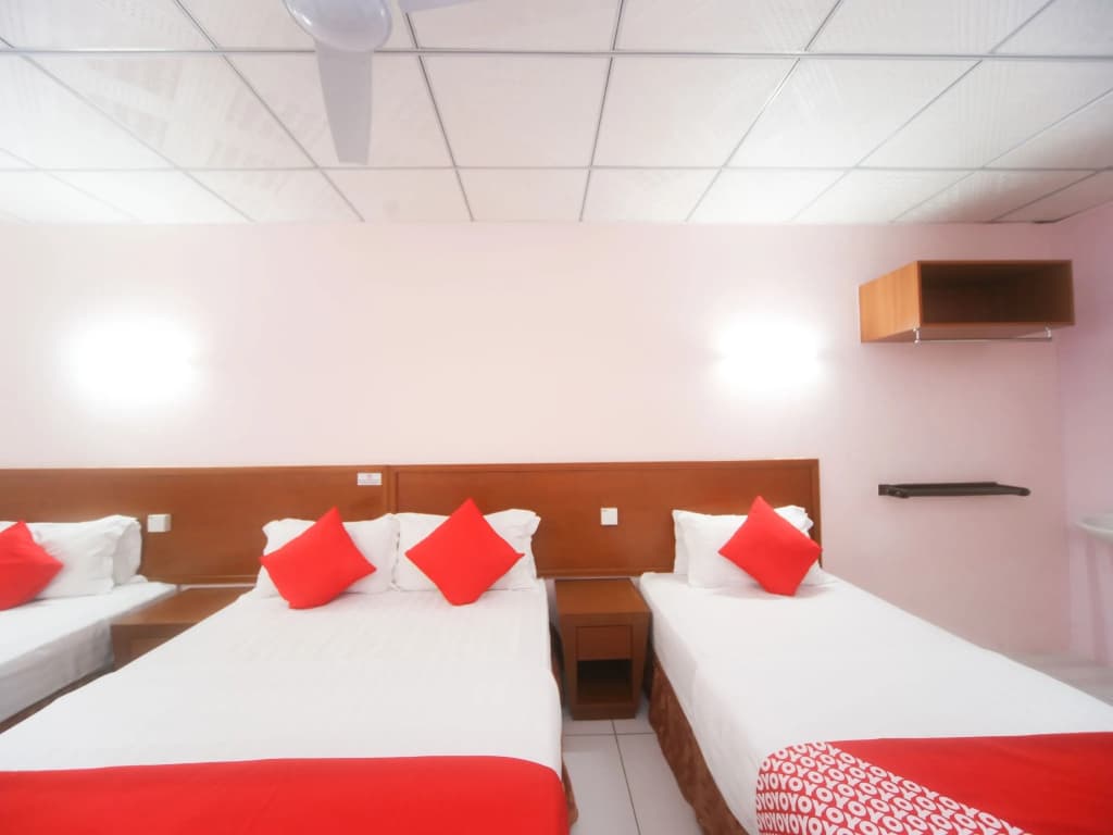 OYO 738 Hotel 81 - photo 2