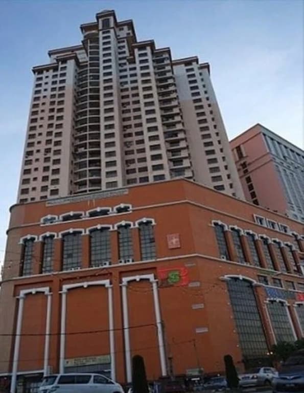 Mutiara Penthouse Hotel - photo 1