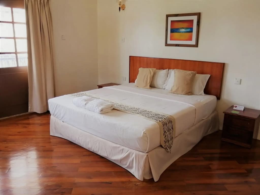 Tiara Labuan Hotel - photo 4
