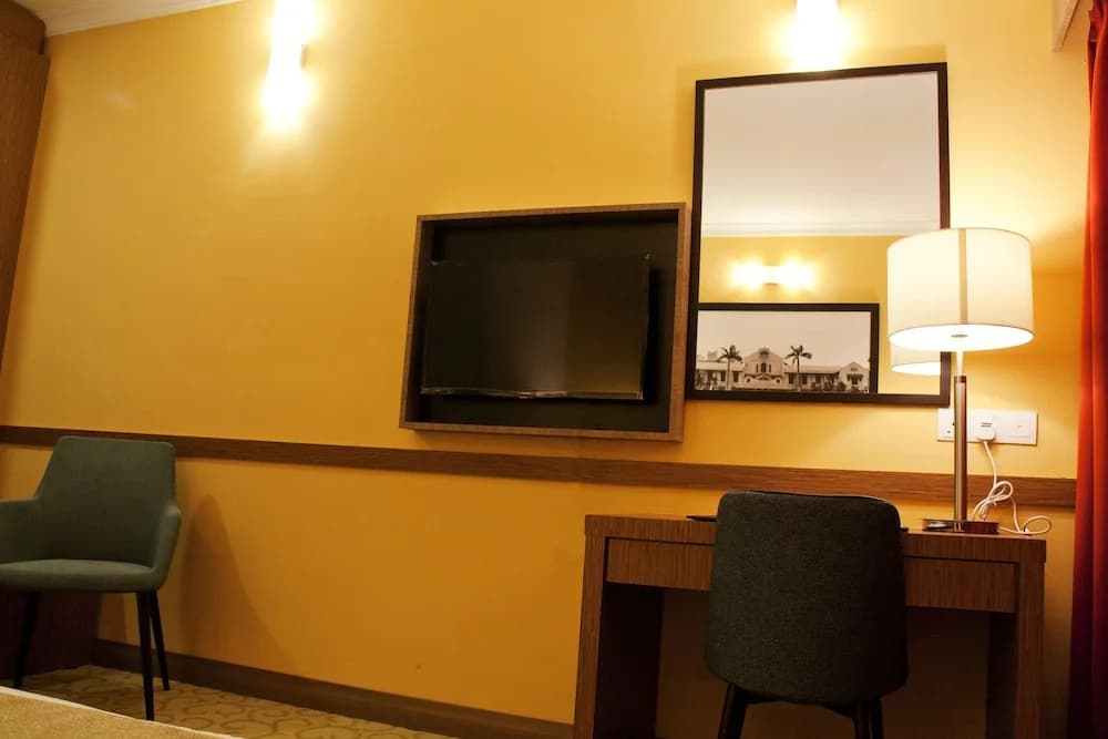 Hotel Scholar's Suites - photo 6
