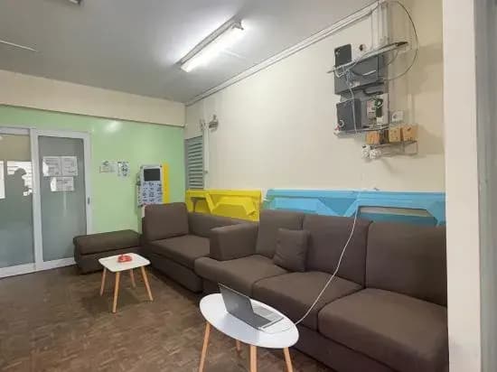 Pelangi Capsule Hostel - photo 4