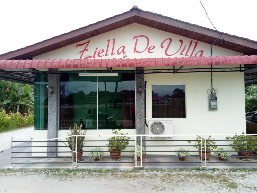 Ziella De Villa - photo 1