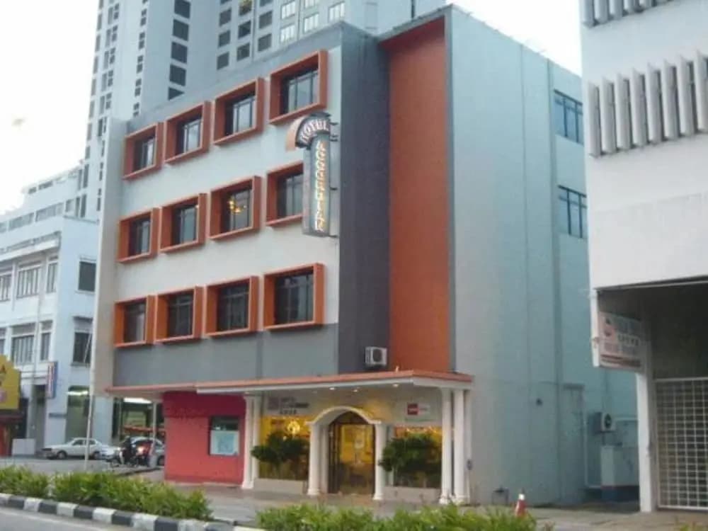 Accordian Hotel - photo 1