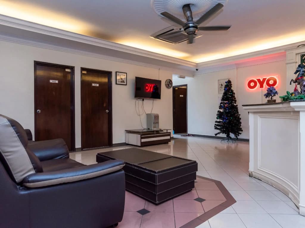 OYO 44027 Golden Horse Hotel - photo 2