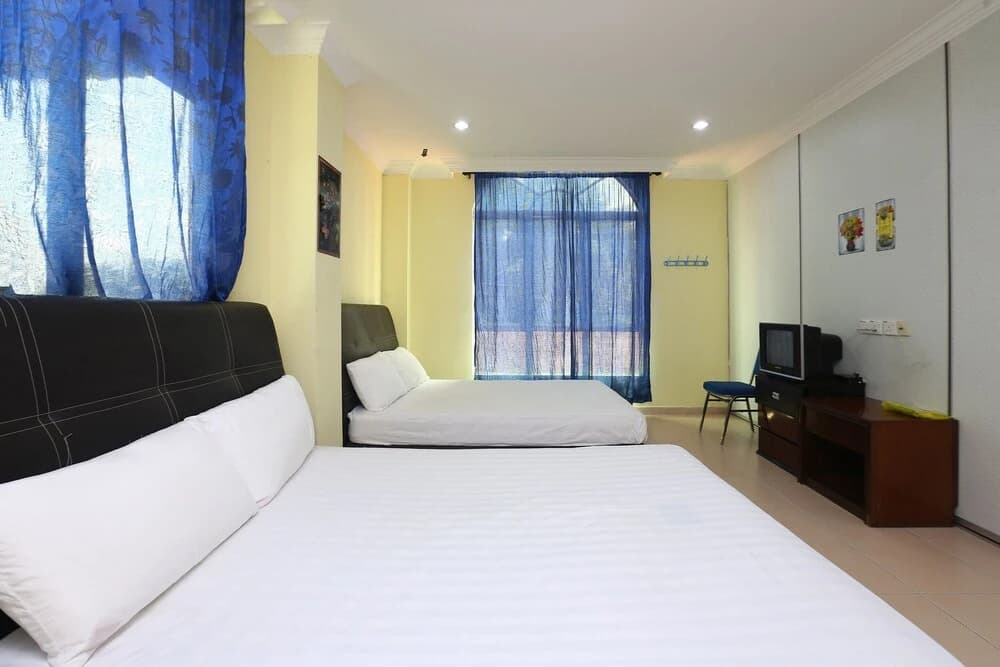 Azra Inn by OYO Rooms - photo 2