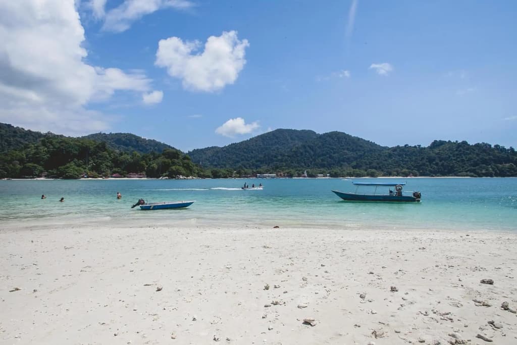 Anjungan Beach Resort - photo 13