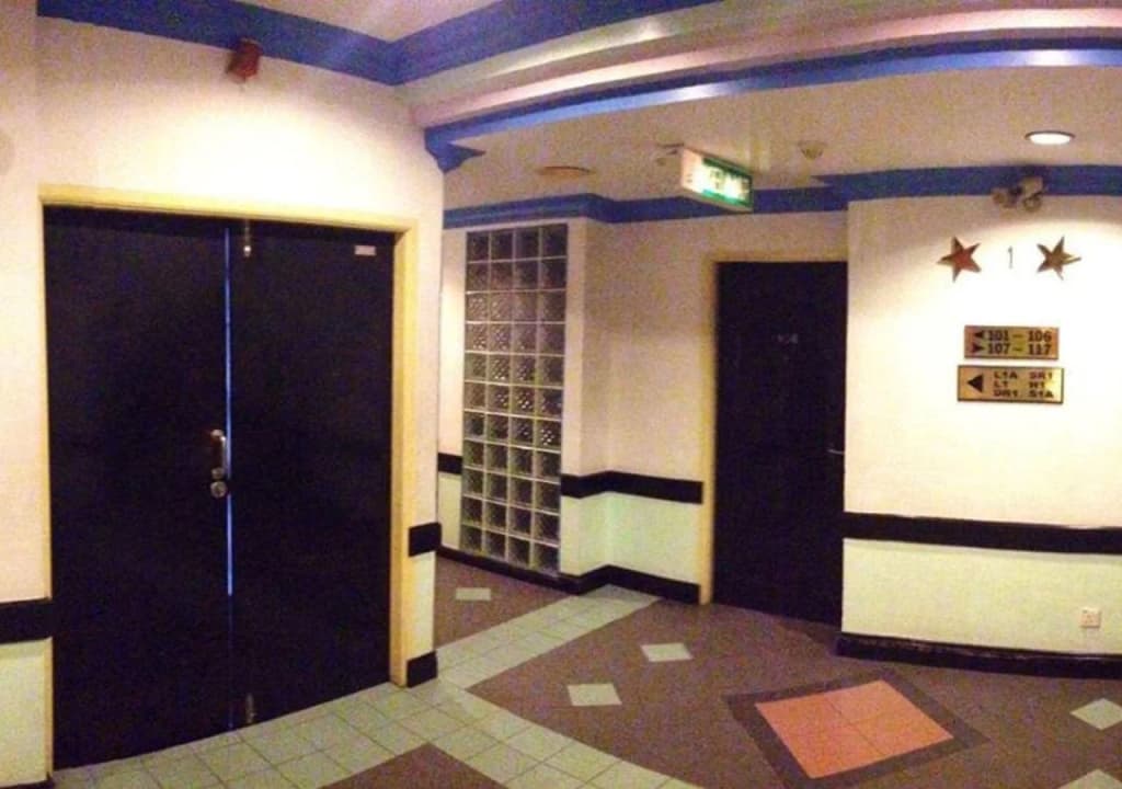 Hotel DeLeeton - photo 12