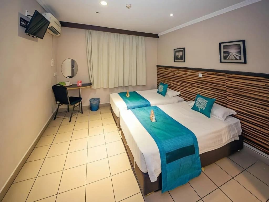 Sri Iskandar Hotel - photo 35