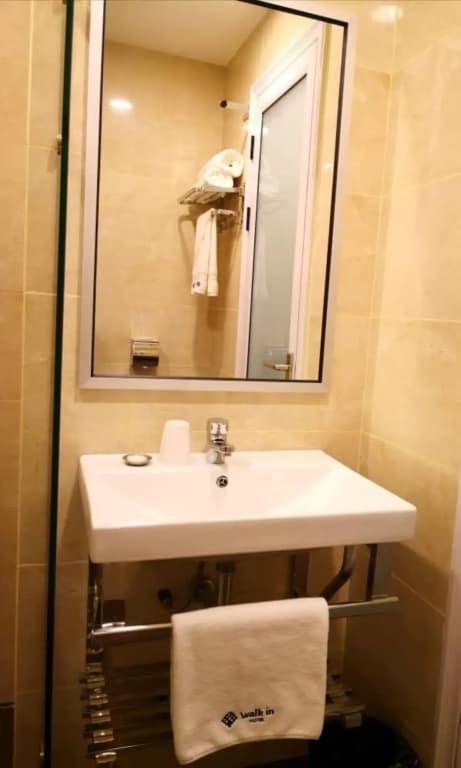 Walk In Hotel - photo 10