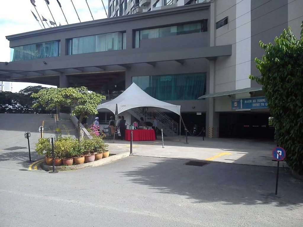 Sabah Oriental Hotel - photo 1