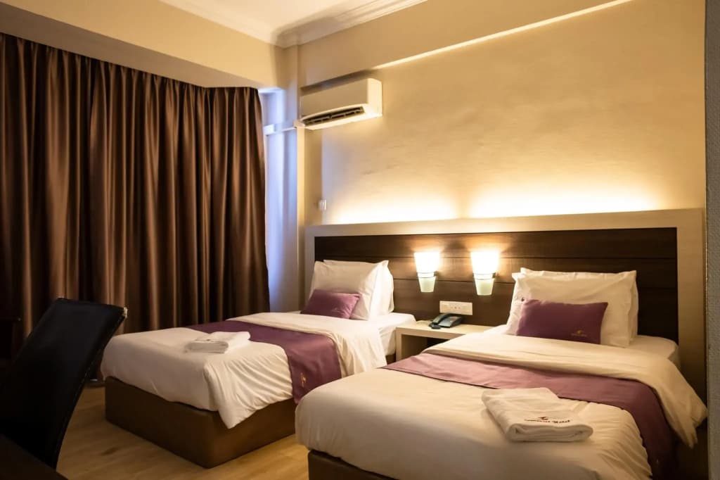 Somerset Hotel - photo 13