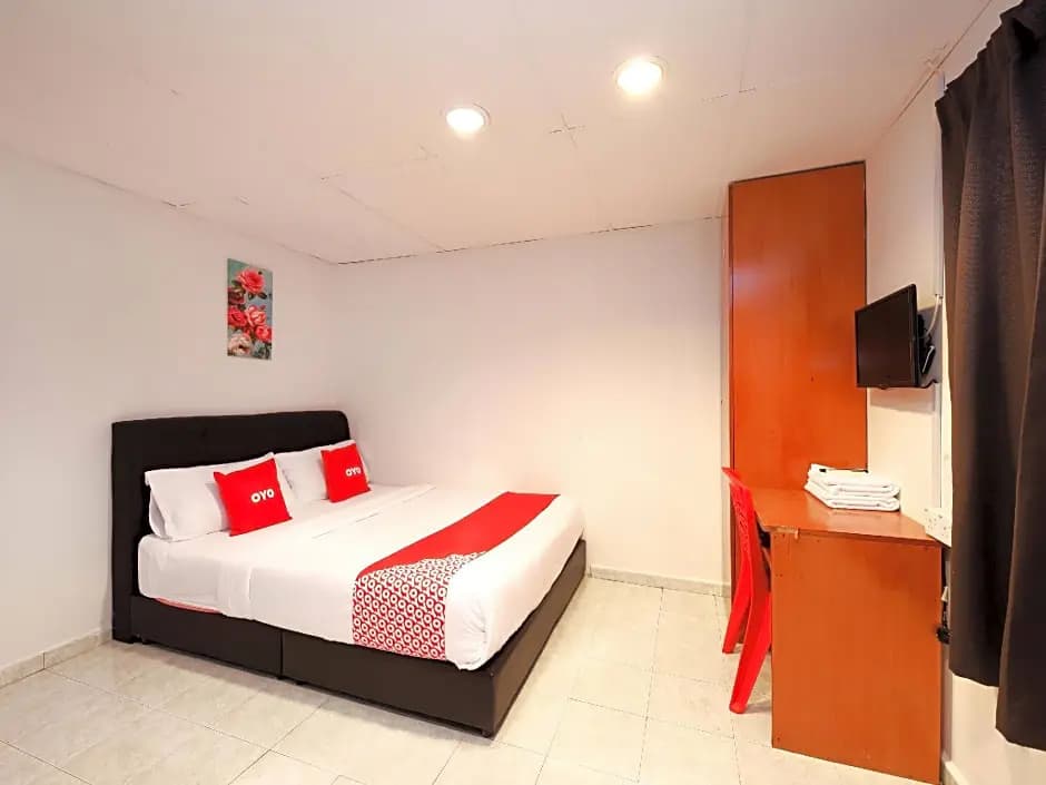 Azimaju Guesthouse by OYO Rooms - main photo