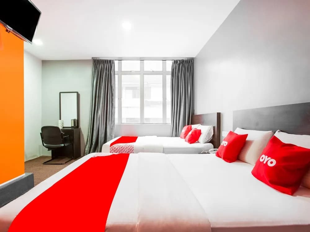 P Line Hotel - photo 5