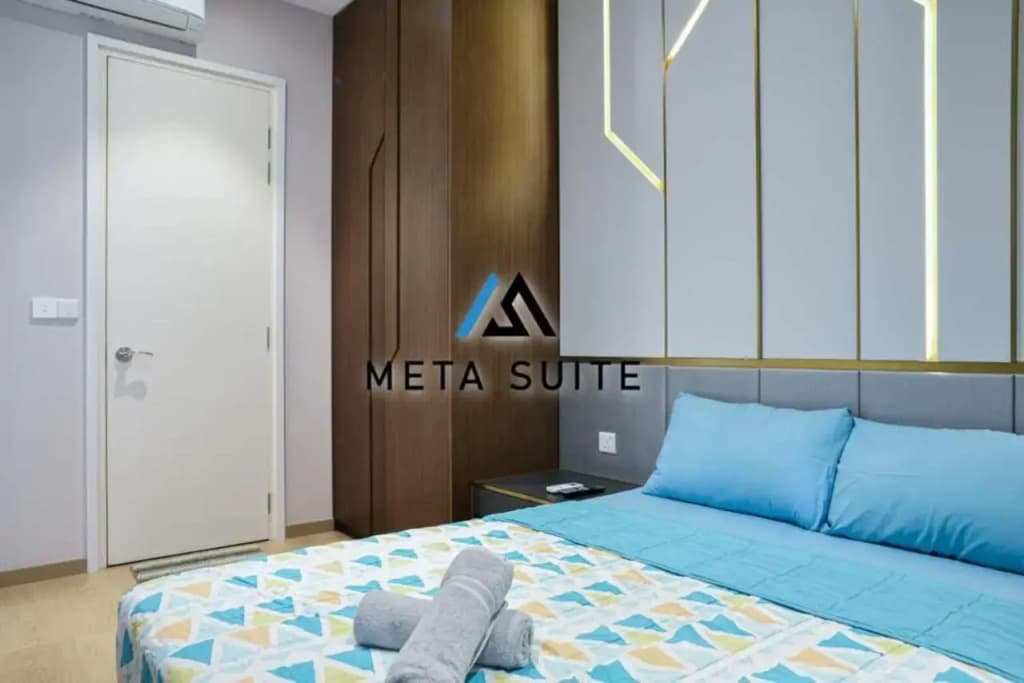 Sky pool 4 star hotel grade stay in i-City - photo 5