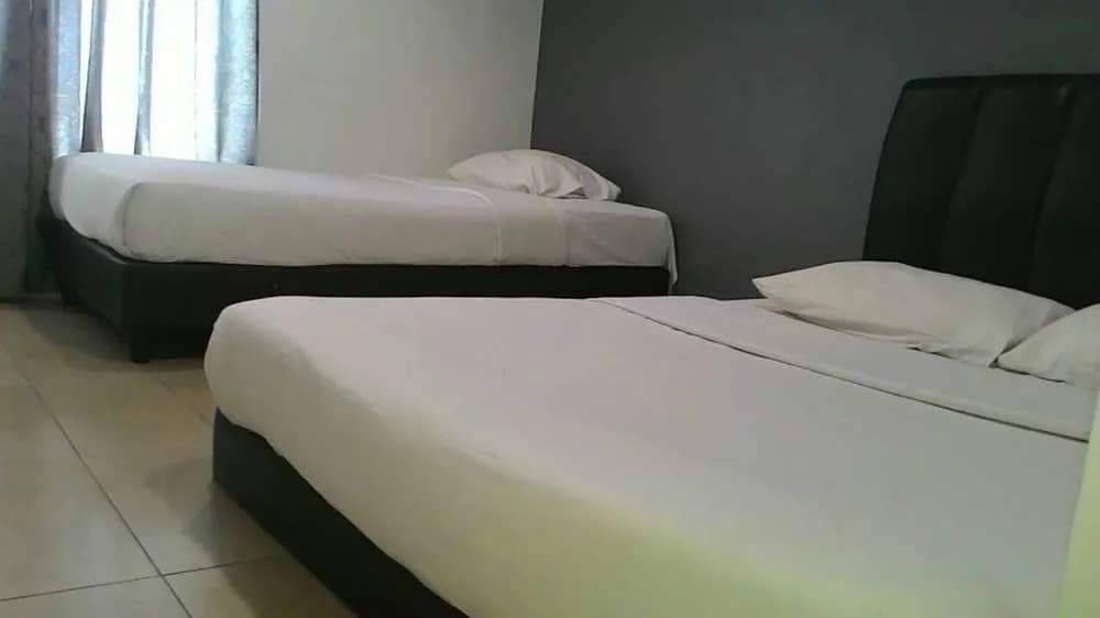 Century Rest Inn - photo 7