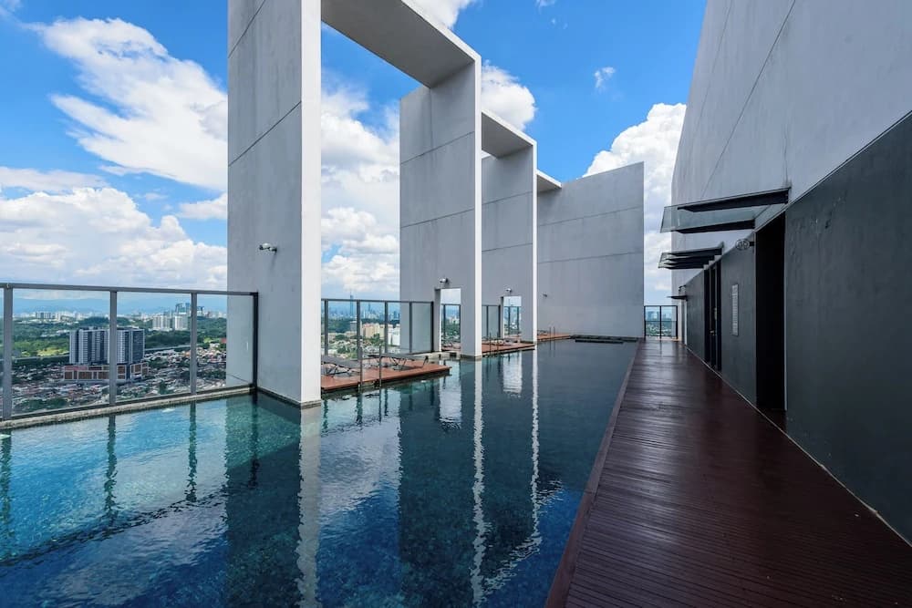 4Pax Studio with Magnificent View PJ SS2 - photo 14