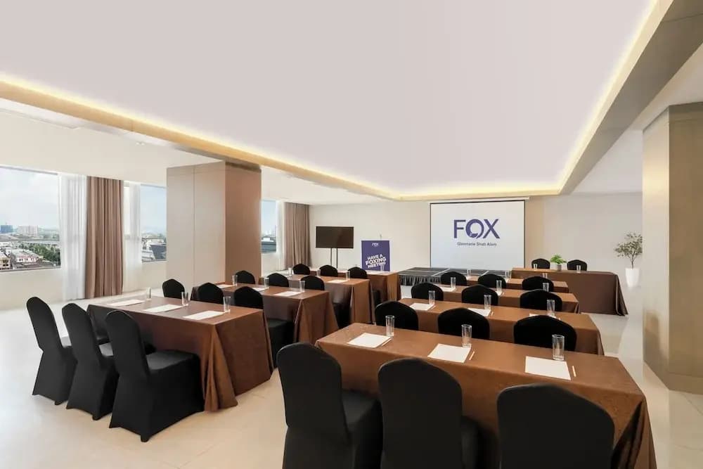 FOX Hotel Glenmarie Shah Alam - photo 18