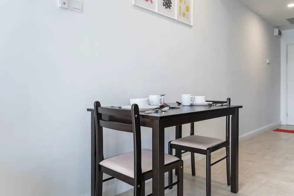 OYO Home 44050 Essential Studio Empire Marriot - photo 11