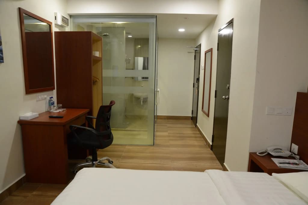 Elegant Hotel - photo 6
