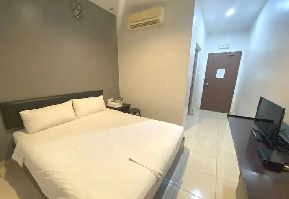 OYO 89715 CK Hotel 2 - photo 5