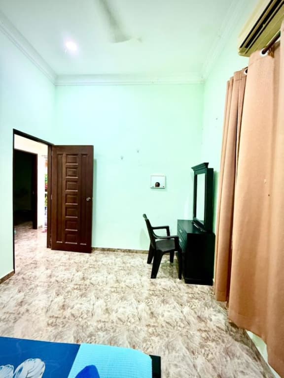 Homestay Selesa KPB Guest House - photo 13