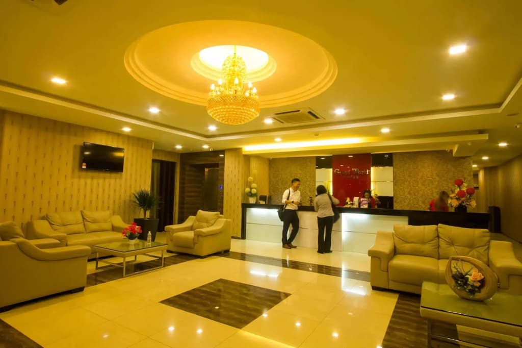 Capital O 91074 Grand World Hotel - photo 2