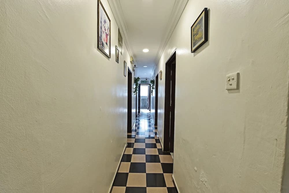 OYO 90806 Rumah Tumpangan Laut Selatan - photo 13