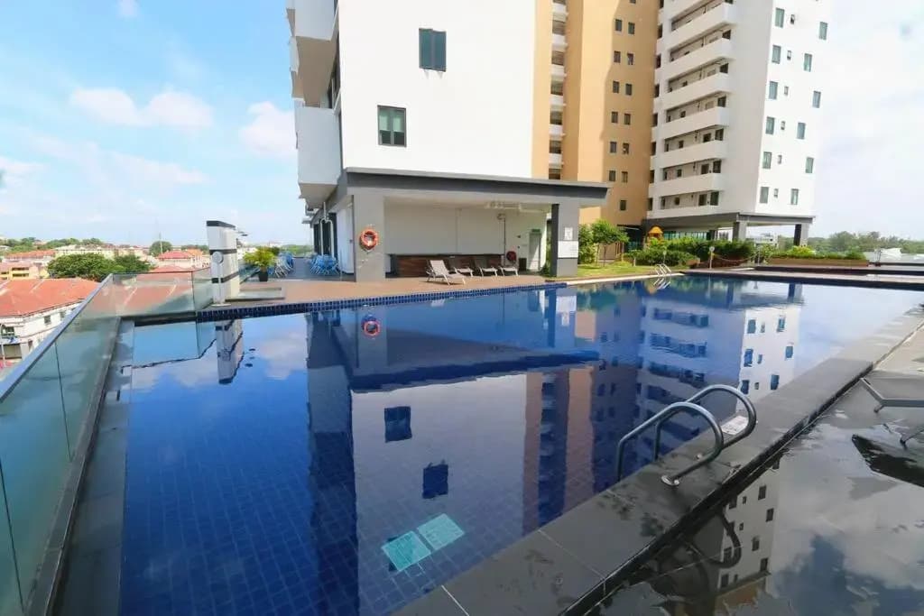 PD D’Wharf Amazing Seaview Suite 9 (Up to 6 Pax) - photo 4