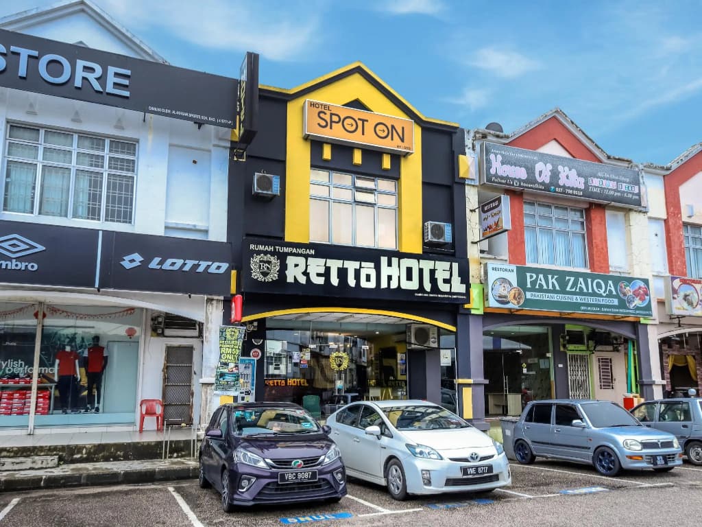 SPOT ON 89644 Retto Hotel - photo 1