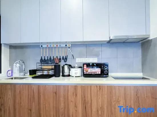 M Vertica KL City 4 Bedroom Fully Air-Con Suite - photo 2